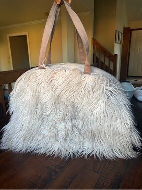 Atenti Overnighter Bag  Llama  fur with floral paisley patterns